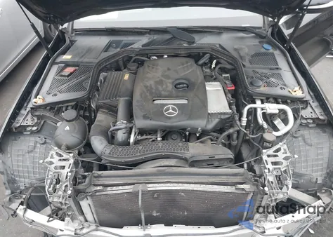 2015 Mercedes-Benz C 300 Sport 4Matic z USA, uszkodzony, nr VIN 55SWF4KB4FU007900